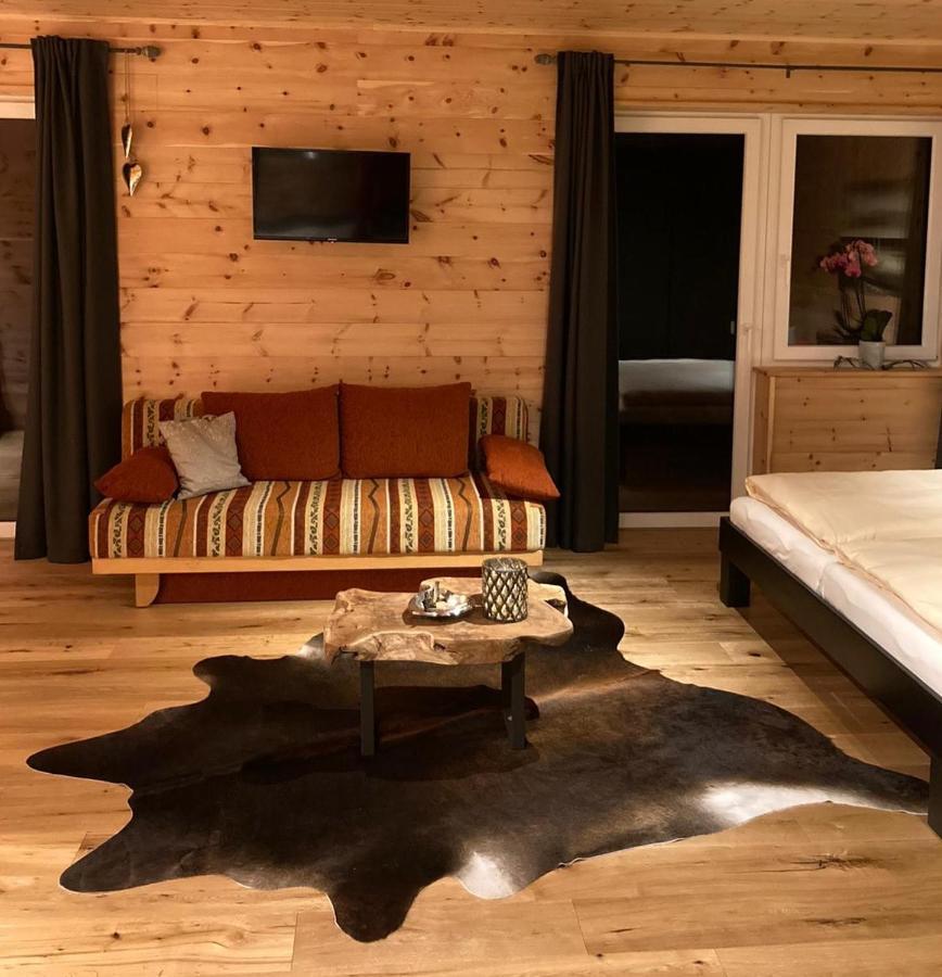 Zirben Appartement Zwischen Berg Und See シュタインドルフ・アム・オシアッハー・ゼー エクステリア 写真